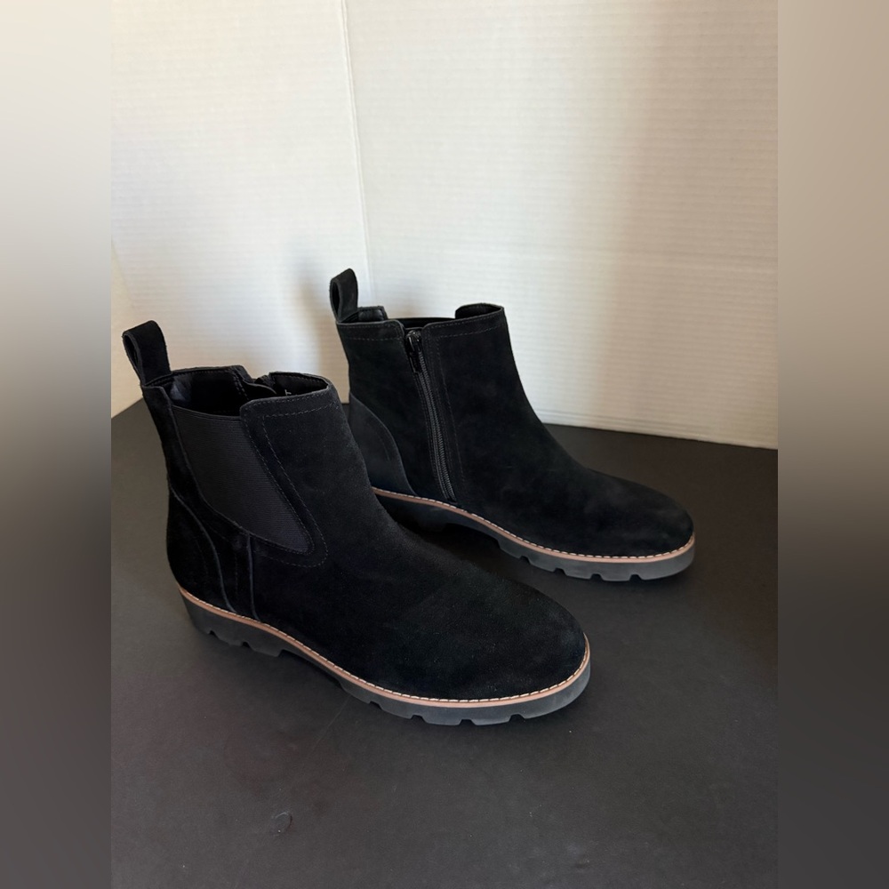 $175 VIONIC Black Suede BRIGHTON Water Repellent Zip Comfort Ankle Rain Boot 8 - Picture 5 of 10